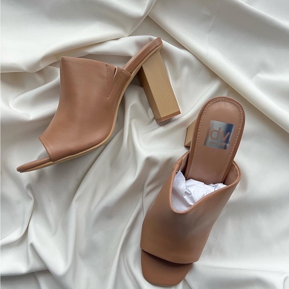 New In Box Dulce Vita Heels - Picture 2 of 3